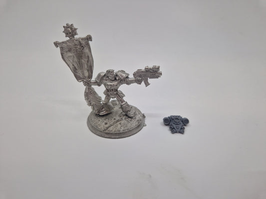 Oldhammer Ultramarines Standard Bearer  Limited Collectors